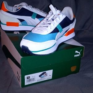 New With Box! Puma Future Rider multicolor Boys Sz 7c